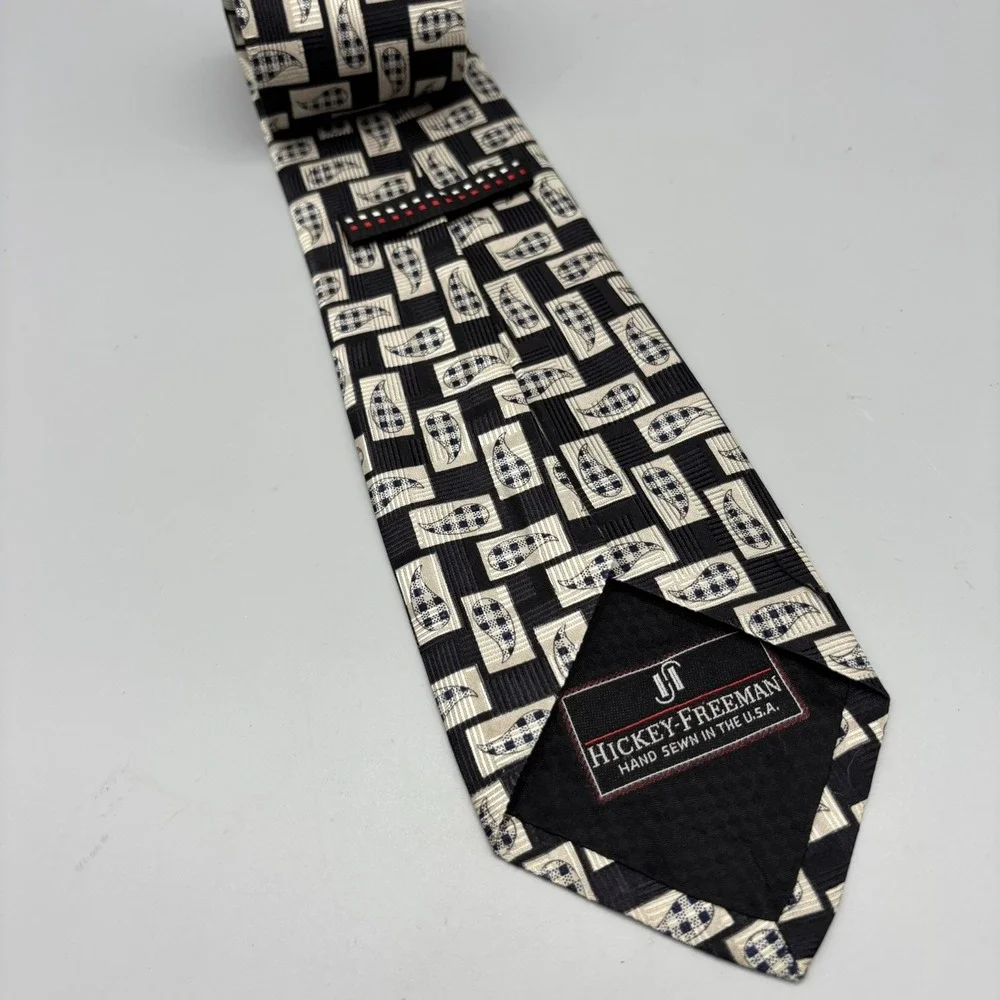 HICKEY FREEMAN Men's Italian Silk Necktie USA Designer Paisley Blue Black Tan‎